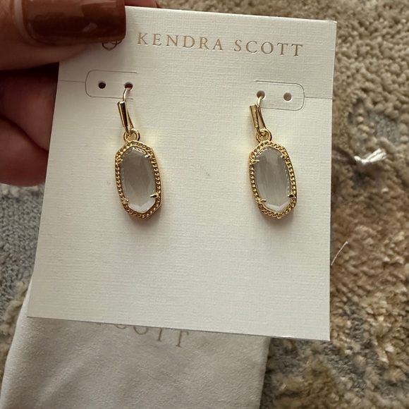 Kendra Scott Lee Gold drop earrings nwt - Picture 3 of 7